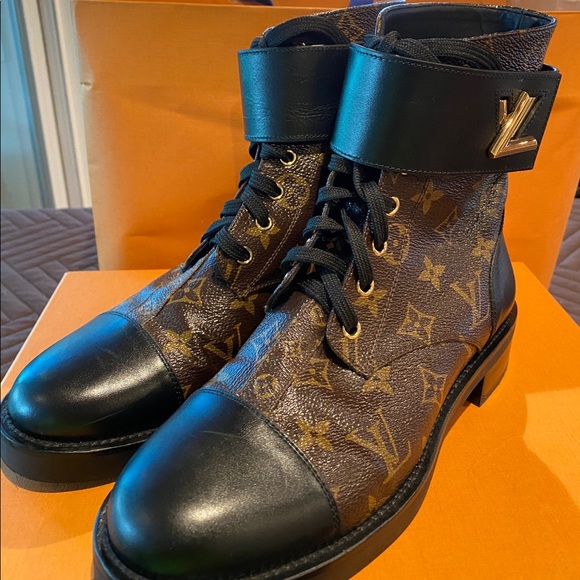 Louis Vuitton Shoes - Wonderland Flat Ranger Louis Vuitton Size Wmn9